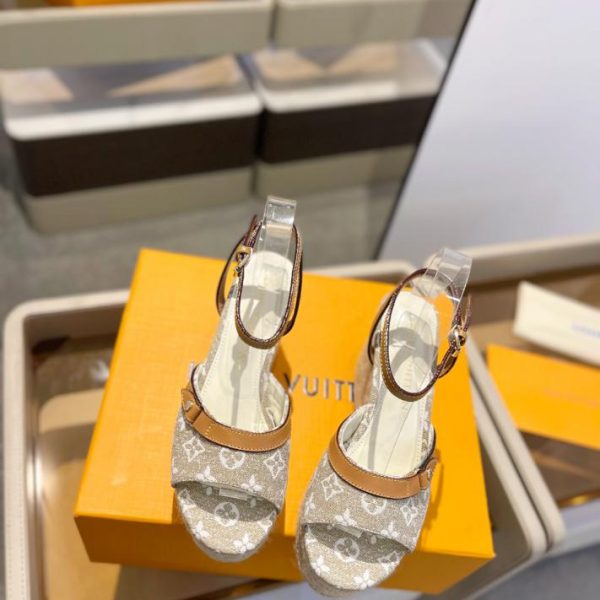 repliche,replica,perfette,siti di,affidabili,migliori siti,dove comprare,1:1,scarpe da ginnastica LOUIS VUITTON 2024/Ultimo sandalo in corda di canapa con suola spessa in stile passerella