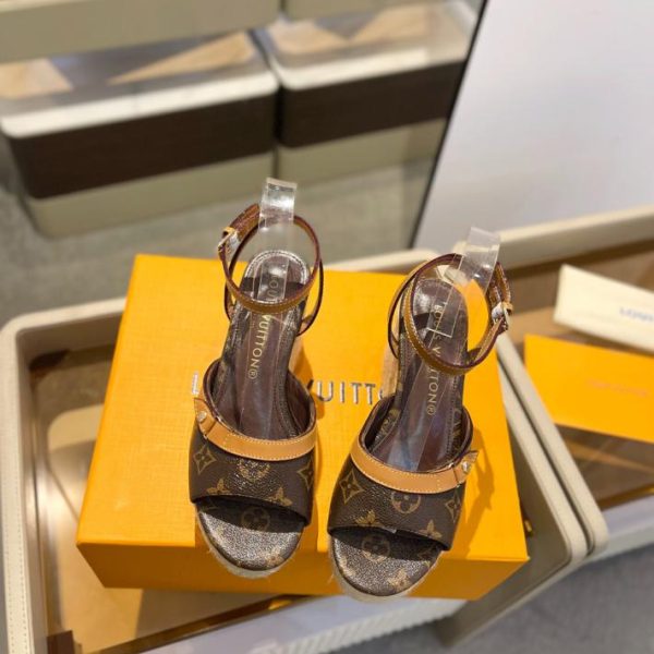 repliche,replica,perfette,siti di,affidabili,migliori siti,dove comprare,1:1,scarpe da ginnastica LOUIS VUITTON 2024/Ultimo sandalo in corda di canapa con suola spessa in stile passerella