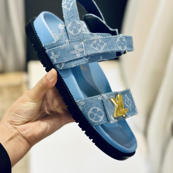 repliche,replica,perfette,siti di,affidabili,migliori siti,dove comprare,1:1,scarpe da ginnastica Novità 2024: le ultime mezze pantofole casual alla moda di LOUIS VUITTON