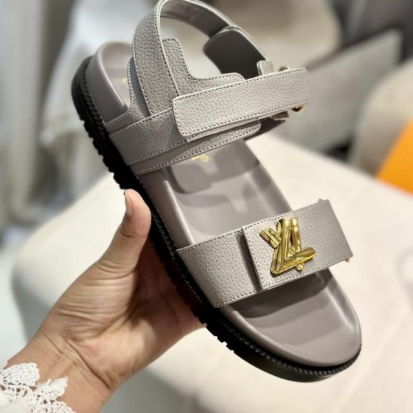 repliche,replica,perfette,siti di,affidabili,migliori siti,dove comprare,1:1,scarpe da ginnastica Novità 2024: le ultime mezze pantofole casual alla moda di LOUIS VUITTON