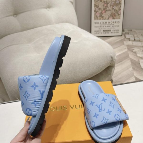 repliche,replica,perfette,siti di,affidabili,migliori siti,dove comprare,1:1,scarpe da ginnastica Il bancone LOUIS VUITTON/coppie presenta le ultime pantofole in denim