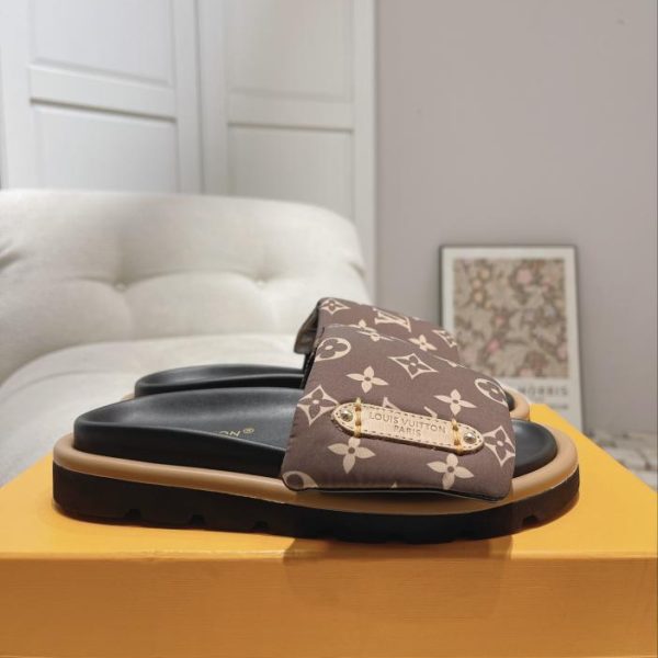 repliche,replica,perfette,siti di,affidabili,migliori siti,dove comprare,1:1,scarpe da ginnastica Il bancone LOUIS VUITTON/coppie presenta le ultime pantofole in denim