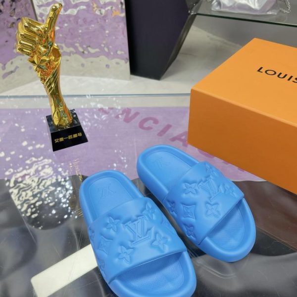 repliche,replica,perfette,siti di,affidabili,migliori siti,dove comprare,1:1,scarpe da ginnastica LOUIS VUITTON contro nuove pantofole monogramma/pantofole in rilievo