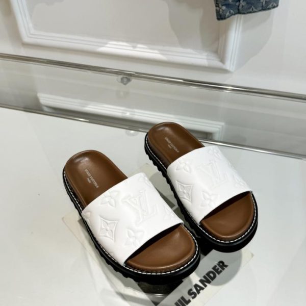 repliche,replica,perfette,siti di,affidabili,migliori siti,dove comprare,1:1,scarpe da ginnastica Il bancone LOUIS VUITTON/coppie presenta le ultime pantofole in rilievo