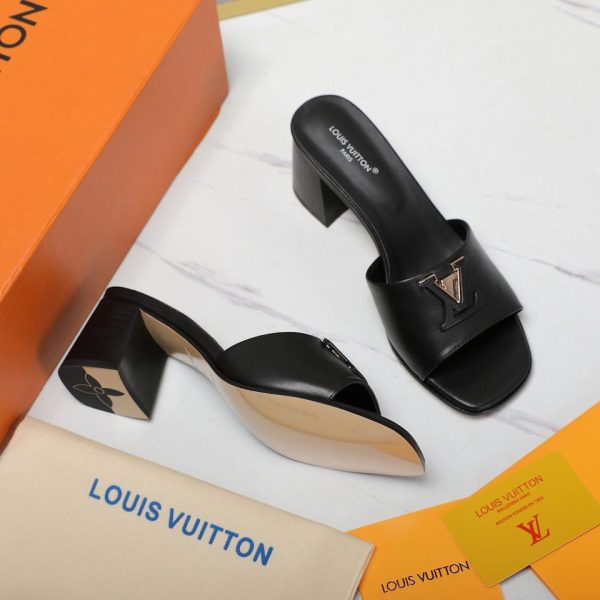 repliche,replica,perfette,siti di,affidabili,migliori siti,dove comprare,1:1,scarpe da ginnastica Versione top di LOUIS VUITTON/nuove pantofole con base floreale stampata originale