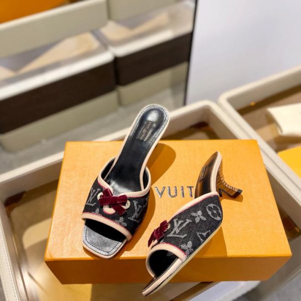 repliche,replica,perfette,siti di,affidabili,migliori siti,dove comprare,1:1,scarpe da ginnastica 2024/counter ultime pantofole da passerella