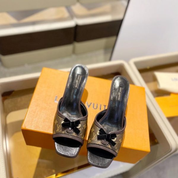 repliche,replica,perfette,siti di,affidabili,migliori siti,dove comprare,1:1,scarpe da ginnastica 2024/counter ultime pantofole da passerella
