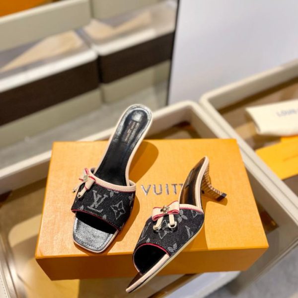 repliche,replica,perfette,siti di,affidabili,migliori siti,dove comprare,1:1,scarpe da ginnastica 2024/counter ultime pantofole da passerella