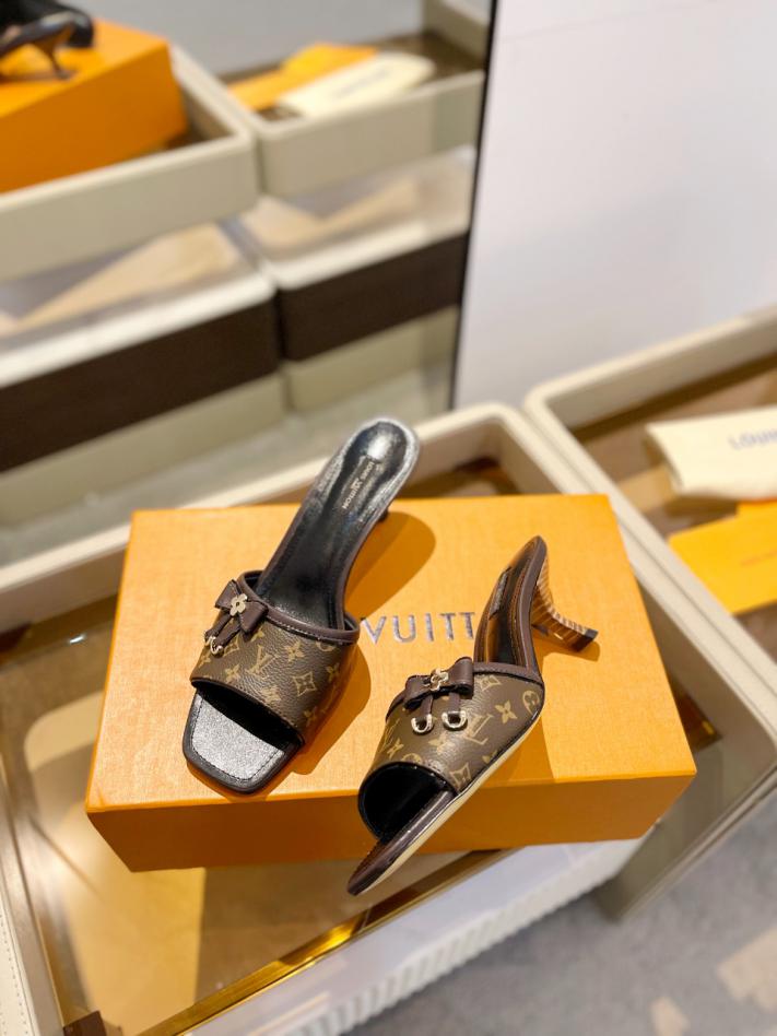 repliche,replica,perfette,siti di,affidabili,migliori siti,dove comprare,1:1,scarpe da ginnastica 2024/counter ultime pantofole da passerella repliche,replica,perfette,siti di,affidabili,migliori siti,dove comprare,1:1,scarpe da ginnastica 2024/counter ultime pantofole da passerella