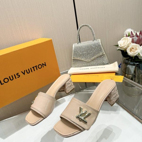 LOUIS VUITTON primavera ed estate contro l'ultima serie di passerelle sul sito ufficiale