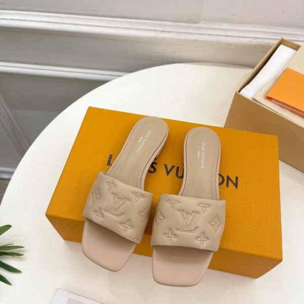 LOUIS VUITTON/2024/Il bancone presenta gli ultimi modelli/