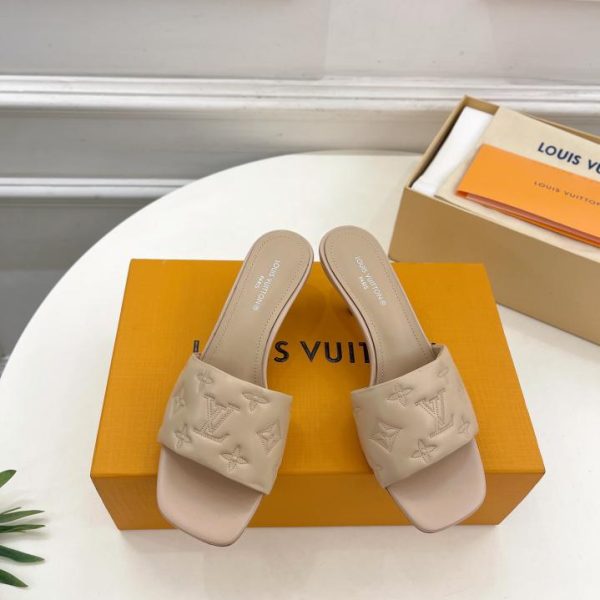 LOUIS VUITTON/2024/Il bancone presenta gli ultimi modelli/
