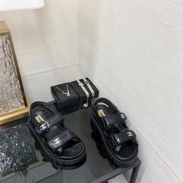 repliche,replica,perfette,siti di,affidabili,migliori siti,dove comprare,1:1,scarpe da ginnastica Sandali in pelliccia con velcro autunno e inverno CHANEL 2024 di alta qualità