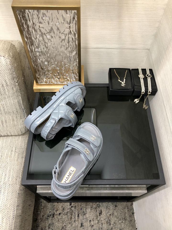 repliche,replica,perfette,siti di,affidabili,migliori siti,dove comprare,1:1,scarpe da ginnastica Sandali in pelliccia con velcro autunno e inverno CHANEL 2024 di alta qualità