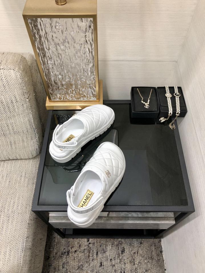repliche,replica,perfette,siti di,affidabili,migliori siti,dove comprare,1:1,scarpe da ginnastica Sandali in pelliccia con velcro autunno e inverno CHANEL 2024 di alta qualità