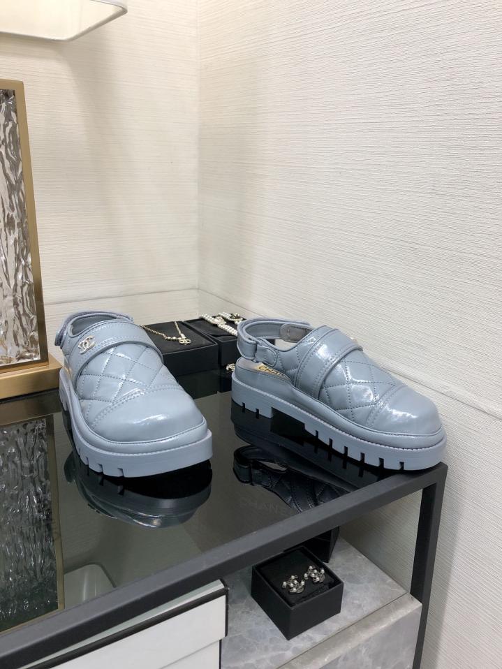repliche,replica,perfette,siti di,affidabili,migliori siti,dove comprare,1:1,scarpe da ginnastica Sandali in pelliccia con velcro autunno e inverno CHANEL 2024 di alta qualità