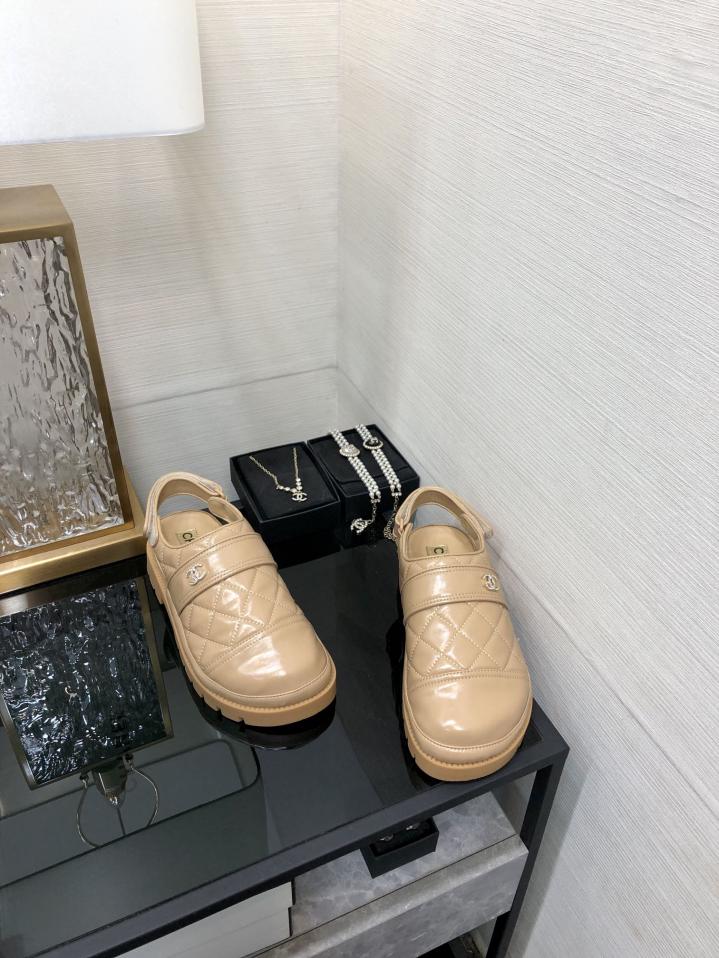 repliche,replica,perfette,siti di,affidabili,migliori siti,dove comprare,1:1,scarpe da ginnastica Sandali in pelliccia con velcro autunno e inverno CHANEL 2024 di alta qualità