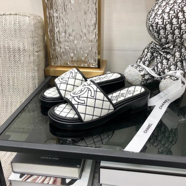Ultimissime pantofole primavera ed estate CHANEL 2024 di alta qualità