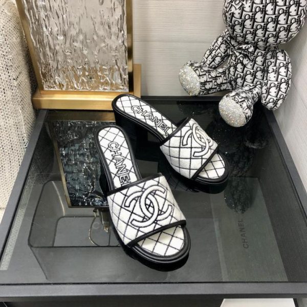 Ultimissime pantofole primavera ed estate CHANEL 2024 di alta qualità