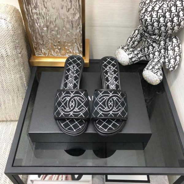 Ultimissime pantofole primavera ed estate CHANEL 2024 di alta qualità