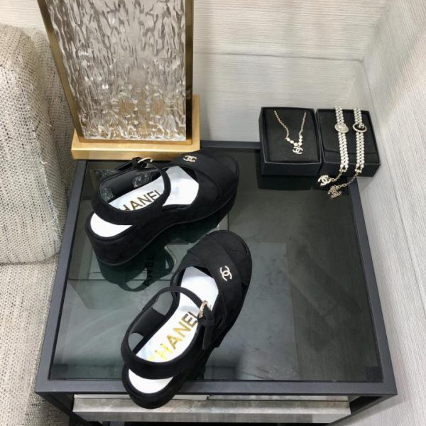 Sandali con suola spessa a bocca di pesce stile passerella CHANEL 2024 di alta qualità