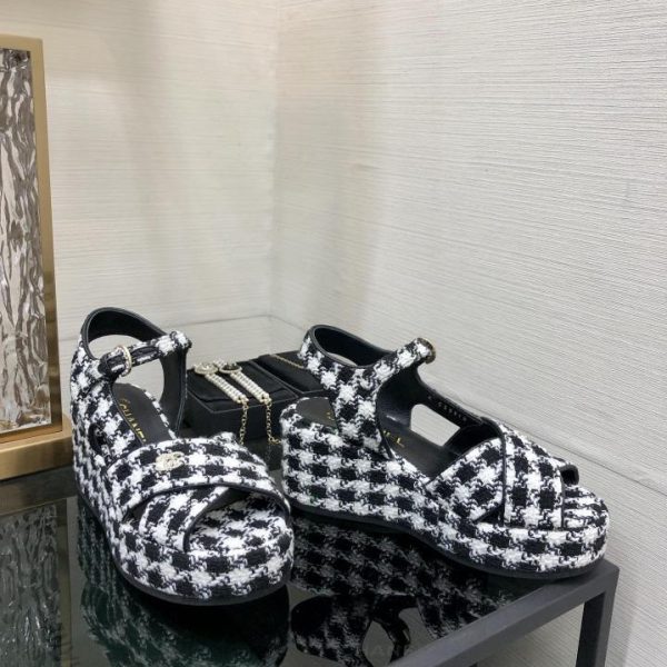 repliche,replica,perfette,siti di,affidabili,migliori siti,dove comprare,1:1,scarpe da ginnastica Sandali CHANEL di alta qualità con suola spessa a bocca di pesce in stile passerella