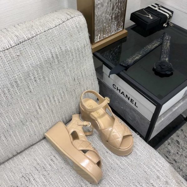 repliche,replica,perfette,siti di,affidabili,migliori siti,dove comprare,1:1,scarpe da ginnastica Sandali con suola spessa a bocca di pesce stile passerella CHANEL 2024 di alta qualità