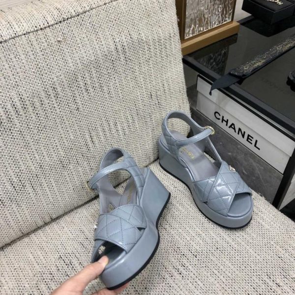 repliche,replica,perfette,siti di,affidabili,migliori siti,dove comprare,1:1,scarpe da ginnastica Sandali con suola spessa a bocca di pesce stile passerella CHANEL 2024 di alta qualità