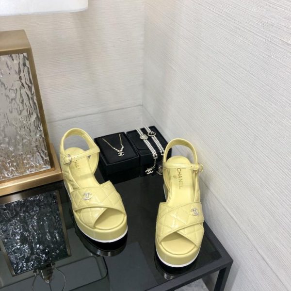 repliche,replica,perfette,siti di,affidabili,migliori siti,dove comprare,1:1,scarpe da ginnastica Sandali con suola spessa a bocca di pesce stile passerella CHANEL 2024 di alta qualità