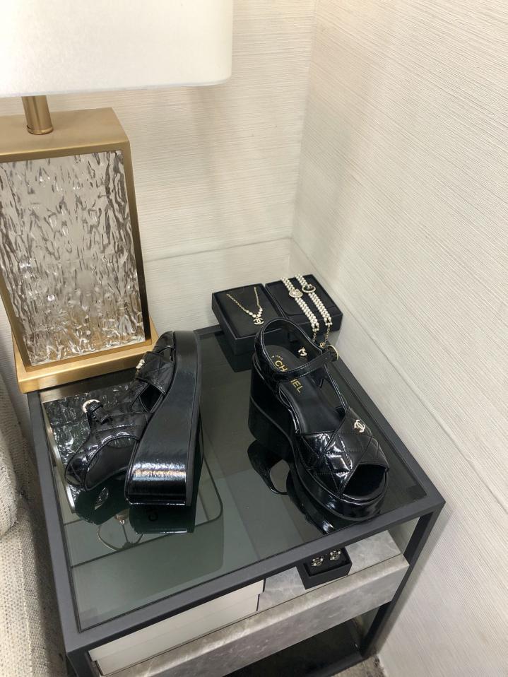 repliche,replica,perfette,siti di,affidabili,migliori siti,dove comprare,1:1,scarpe da ginnastica Sandali con suola spessa a bocca di pesce stile passerella CHANEL 2024 di alta qualità repliche,replica,perfette,siti di,affidabili,migliori siti,dove comprare,1:1,scarpe da ginnastica Sandali con suola spessa a bocca di pesce stile passerella CHANEL 2024 di alta qualità