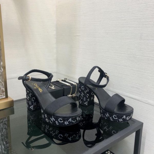 repliche,replica,perfette,siti di,affidabili,migliori siti,dove comprare,1:1,scarpe da ginnastica Sandali con tacco alto termoadesivi CHANEL 2024 di alta qualità