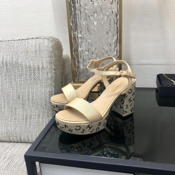 repliche,replica,perfette,siti di,affidabili,migliori siti,dove comprare,1:1,scarpe da ginnastica Sandali con tacco alto termoadesivi CHANEL 2024 di alta qualità