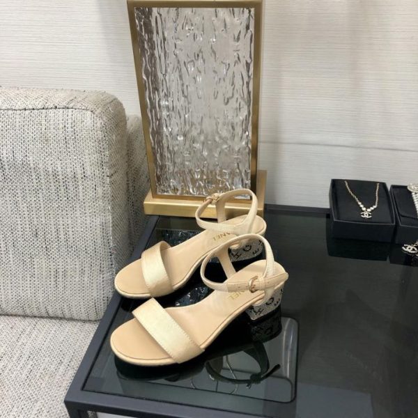 repliche,replica,perfette,siti di,affidabili,migliori siti,dove comprare,1:1,scarpe da ginnastica Sandali con tacco alto termoadesivi CHANEL 2024 di alta qualità