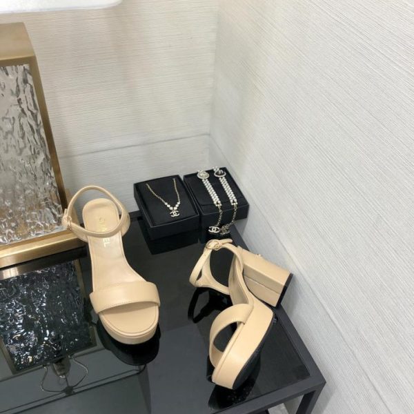 repliche,replica,perfette,siti di,affidabili,migliori siti,dove comprare,1:1,scarpe da ginnastica Sandali con tacco alto termoadesivi CHANEL 2024 di alta qualità