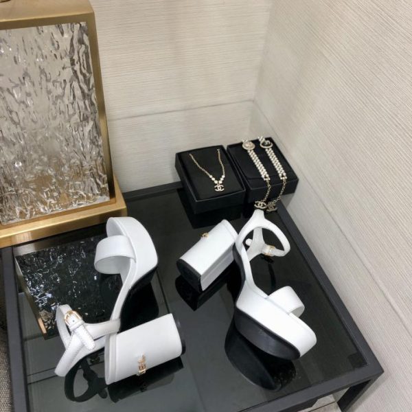 repliche,replica,perfette,siti di,affidabili,migliori siti,dove comprare,1:1,scarpe da ginnastica Sandali con tacco alto termoadesivi CHANEL 2024 di alta qualità