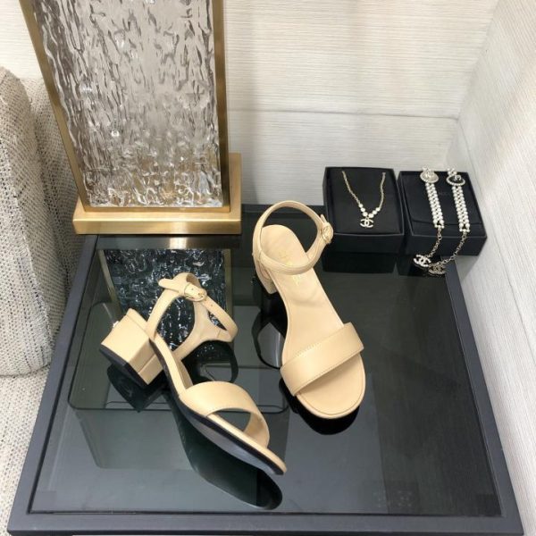 repliche,replica,perfette,siti di,affidabili,migliori siti,dove comprare,1:1,scarpe da ginnastica Sandali con tacco alto termoadesivi CHANEL 2024 di alta qualità