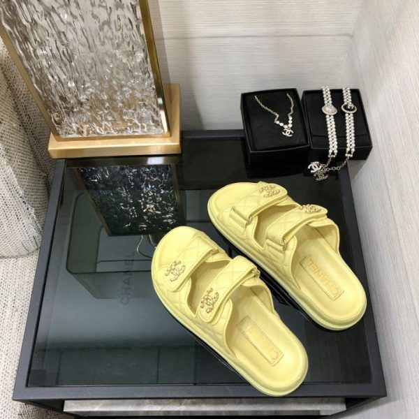 repliche,replica,perfette,siti di,affidabili,migliori siti,dove comprare,1:1,scarpe da ginnastica Cera di olio di sandalo con velcro CHANEL 2024 di alta qualità