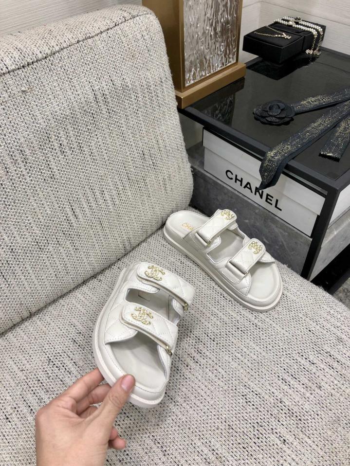 repliche,replica,perfette,siti di,affidabili,migliori siti,dove comprare,1:1,scarpe da ginnastica Cera di olio di sandalo con velcro CHANEL 2024 di alta qualità repliche,replica,perfette,siti di,affidabili,migliori siti,dove comprare,1:1,scarpe da ginnastica Cera di olio di sandalo con velcro CHANEL 2024 di alta qualità