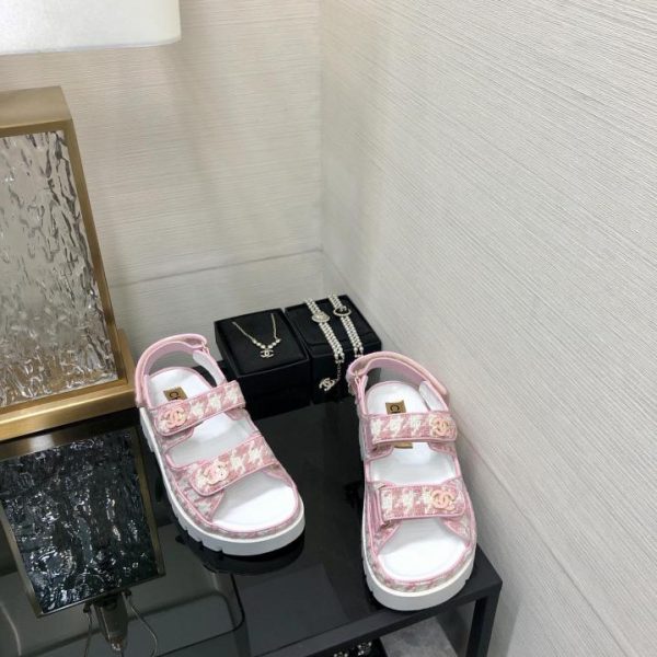 repliche,replica,perfette,siti di,affidabili,migliori siti,dove comprare,1:1,scarpe da ginnastica Sandali in velcro CHANEL 2024 di alta qualità