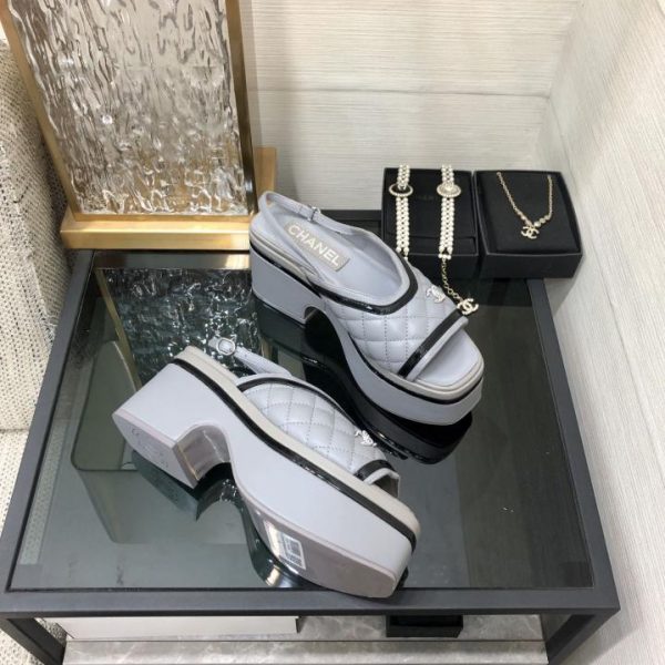 repliche,replica,perfette,siti di,affidabili,migliori siti,dove comprare,1:1,scarpe da ginnastica Sandali con suola spessa in stile passerella CHANEL2023 di alta qualità