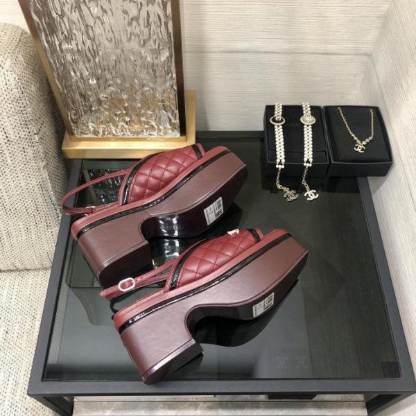 repliche,replica,perfette,siti di,affidabili,migliori siti,dove comprare,1:1,scarpe da ginnastica Sandali con suola spessa in stile passerella CHANEL2023 di alta qualità