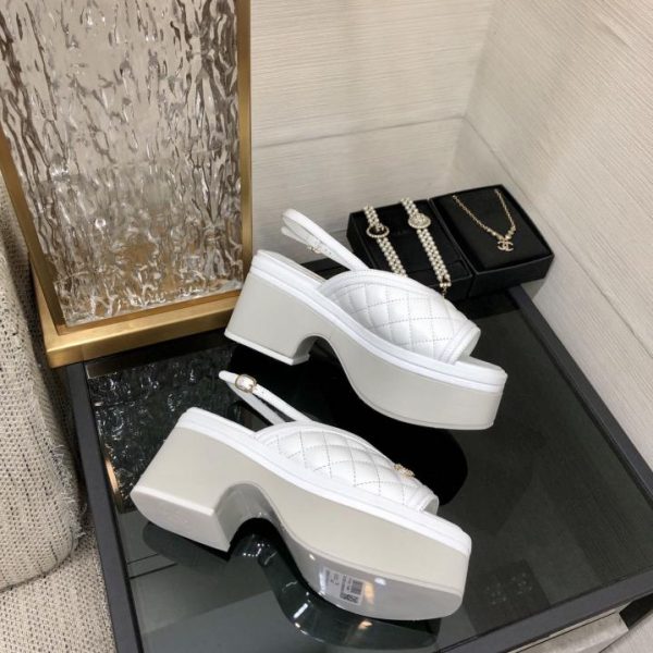 repliche,replica,perfette,siti di,affidabili,migliori siti,dove comprare,1:1,scarpe da ginnastica Sandali con suola spessa in stile passerella CHANEL2023 di alta qualità