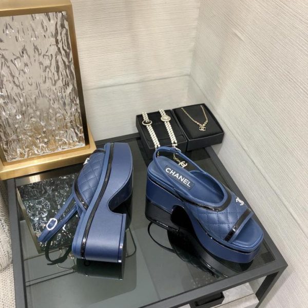 repliche,replica,perfette,siti di,affidabili,migliori siti,dove comprare,1:1,scarpe da ginnastica Sandali con suola spessa in stile passerella CHANEL2023 di alta qualità
