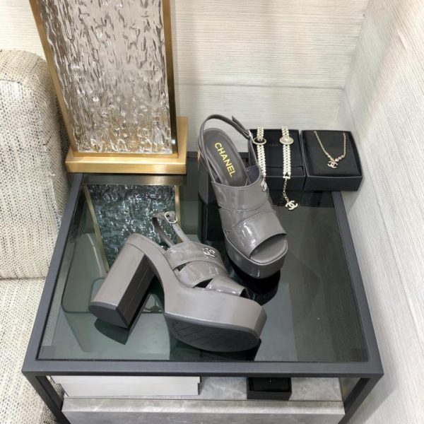repliche,replica,perfette,siti di,affidabili,migliori siti,dove comprare,1:1,scarpe da ginnastica Sandali con tacco alto in stile passerella CHANEL di alta qualità