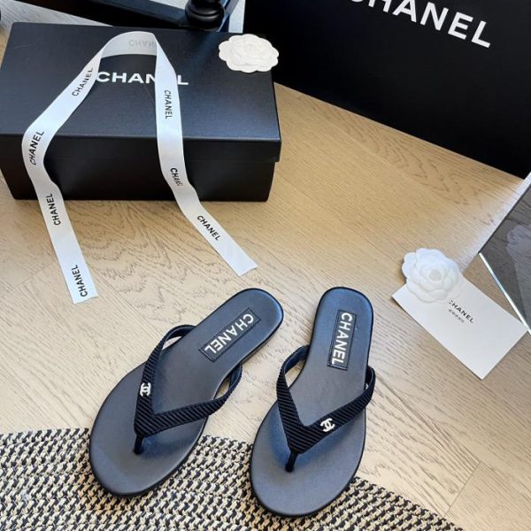 repliche,replica,perfette,siti di,affidabili,migliori siti,dove comprare,1:1,scarpe da ginnastica Chanel 24 nuove infradito primaverili ed estive