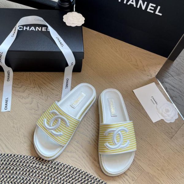 repliche,replica,perfette,siti di,affidabili,migliori siti,dove comprare,1:1,scarpe da ginnastica Chanel 24 sandali diavolo in feltro nuovo colore