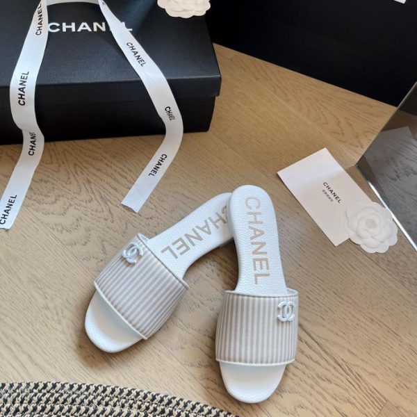 repliche,replica,perfette,siti di,affidabili,migliori siti,dove comprare,1:1,scarpe da ginnastica Chanel 24P nuove pantofole Mier primaverili ed estive
