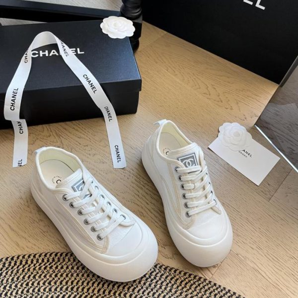repliche,replica,perfette,siti di,affidabili,migliori siti,dove comprare,1:1,scarpe da ginnastica Chanel 24 nuove scarpe con alluce e suola spessa