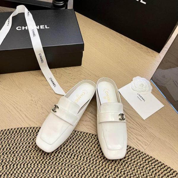 repliche,replica,perfette,siti di,affidabili,migliori siti,dove comprare,1:1,scarpe da ginnastica Semirimorchio Chanel 24 primavera estate nuovo stile