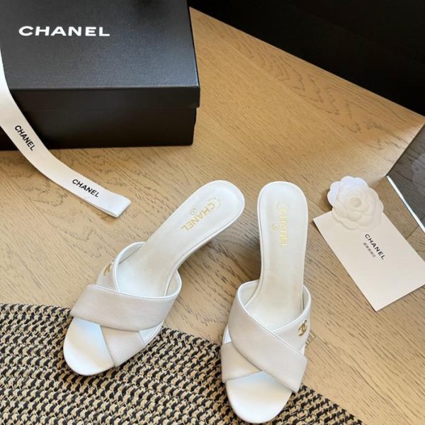 repliche,replica,perfette,siti di,affidabili,migliori siti,dove comprare,1:1,scarpe da ginnastica Chanel 24P primavera ed estate perle con bottone doppia C